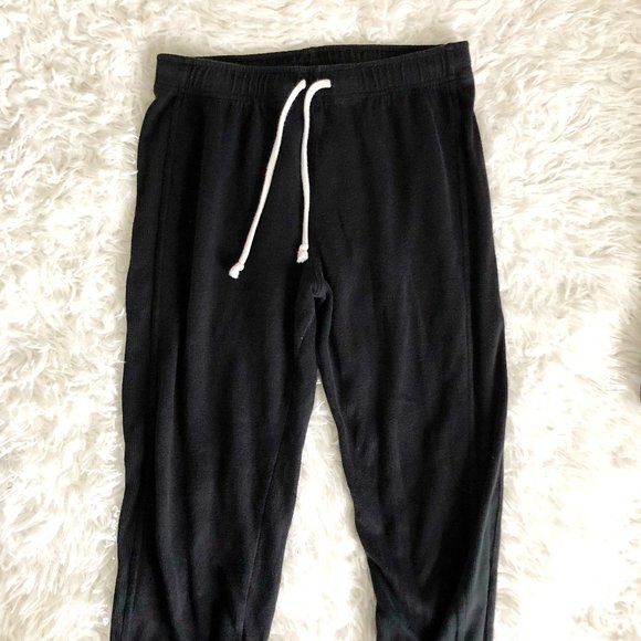 black cropped joggers